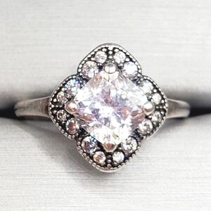 White Diamond Simulants 925 Sterling Silver Halo Milgrain Ring